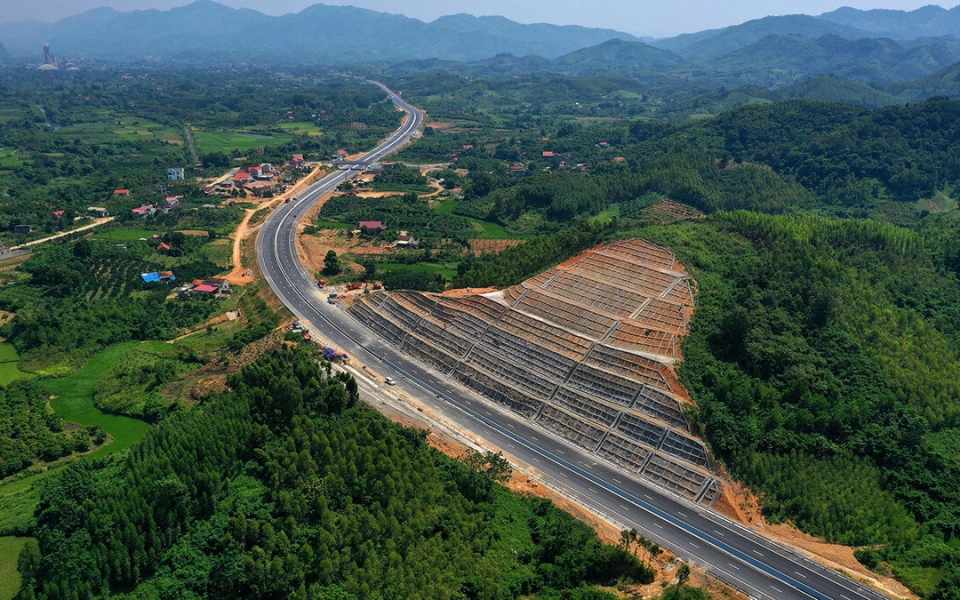 Lâm Đồng khẩn trương hoàn thành các hồ sơ 2 dự án cao tốc đường bộ